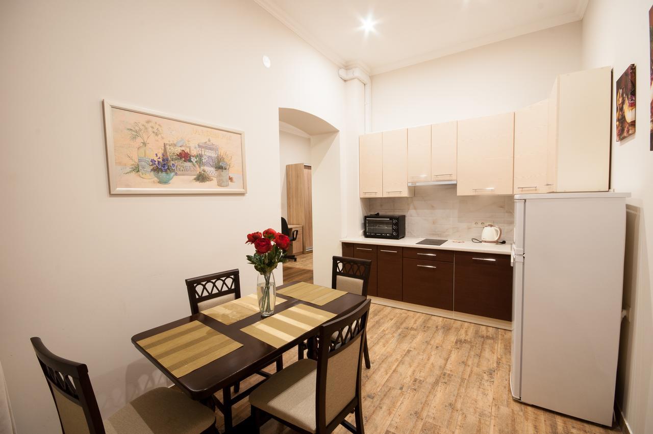 Wonderful Flat On City Center Ужгород Экстерьер фото