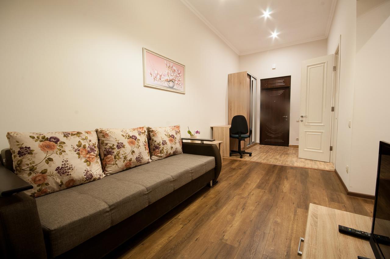 Wonderful Flat On City Center Ужгород Экстерьер фото